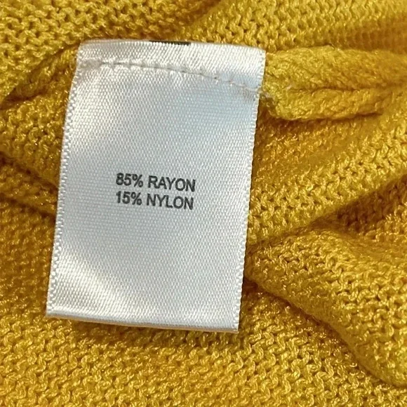 Embossed top - Picture 4 of 6